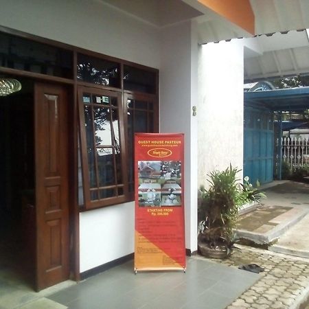 Simply Homy Guest House Pasteur Bandung Exterior photo